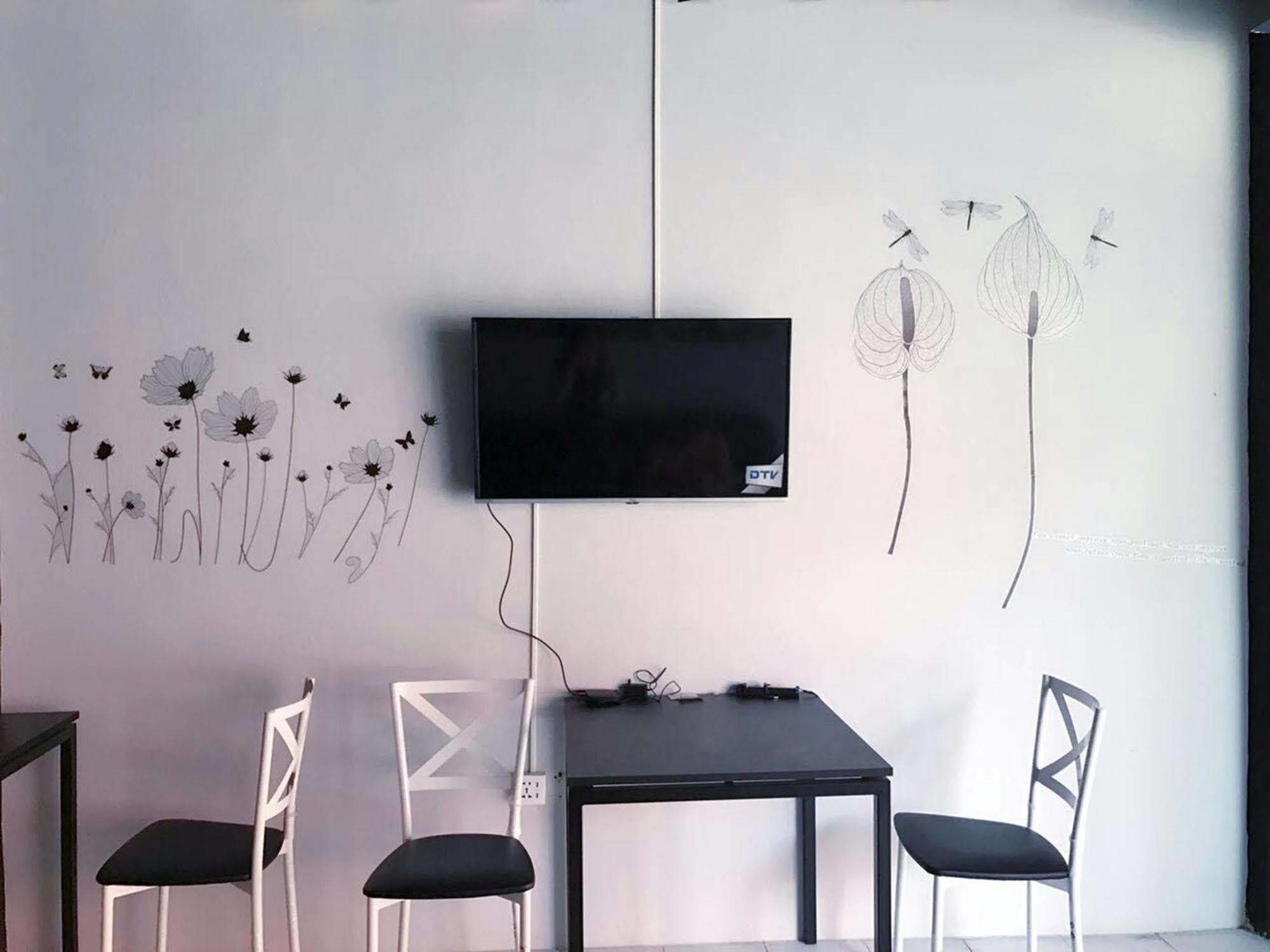 The Galiness International Backpacker Hostel Phuket Patong Dış mekan fotoğraf