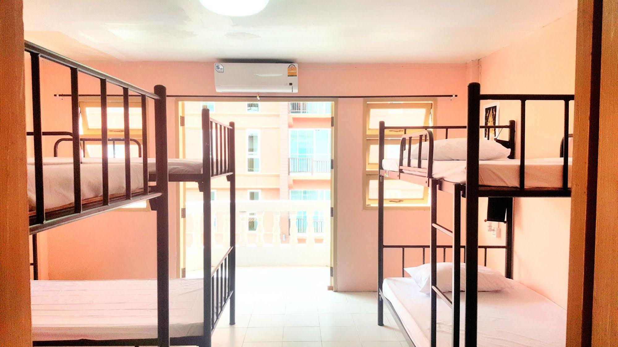 The Galiness International Backpacker Hostel Phuket Patong Dış mekan fotoğraf